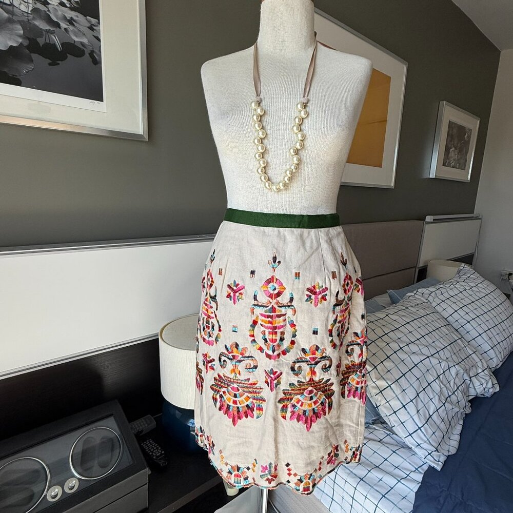 COREY LYNN CALTER Majestic Medallions Skirt Embroidered Scalloped Hem Linen US 2